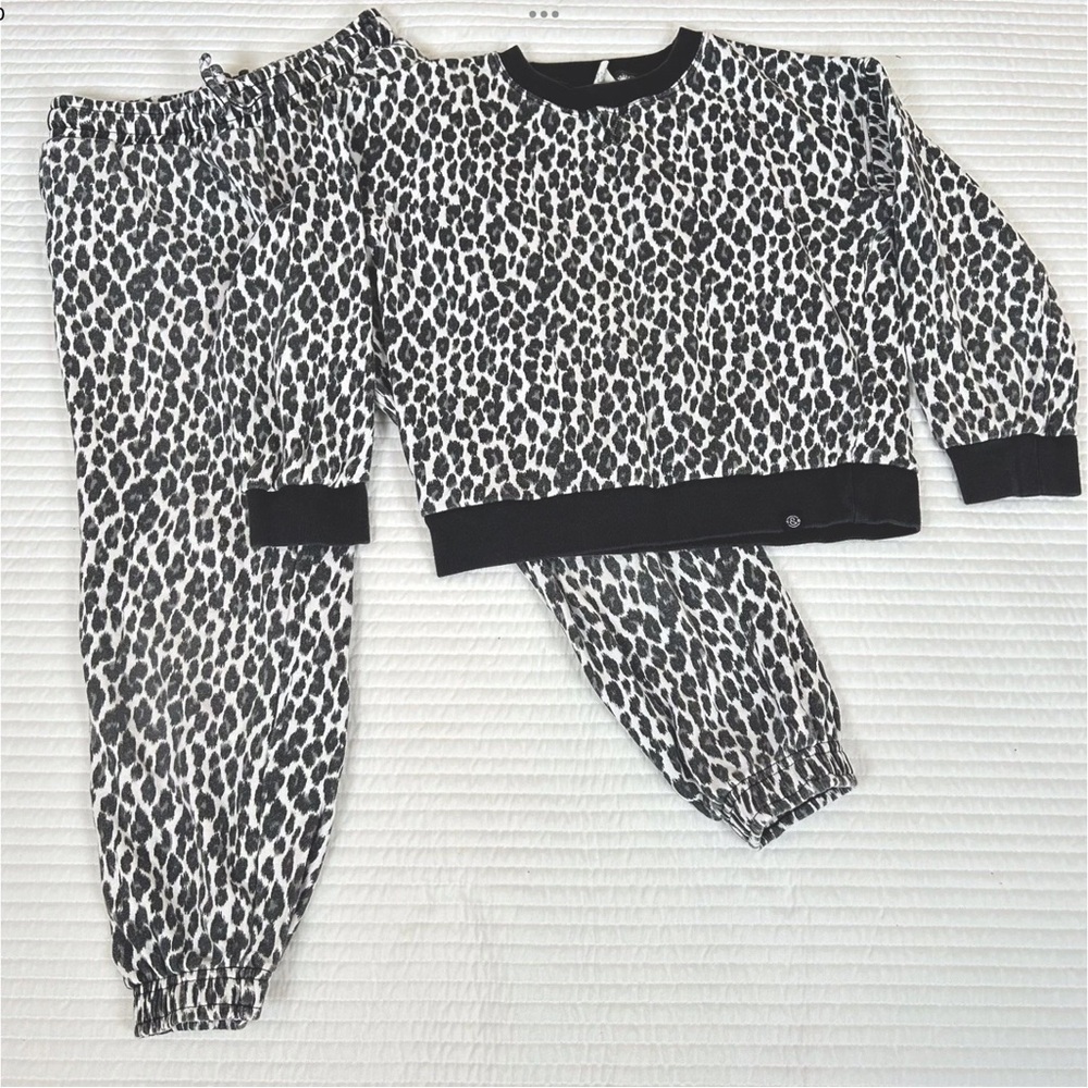 Girls Treasure Bond Sweatsuit Outfit Leopard Animal Black Top Joggers 2PC 8/10